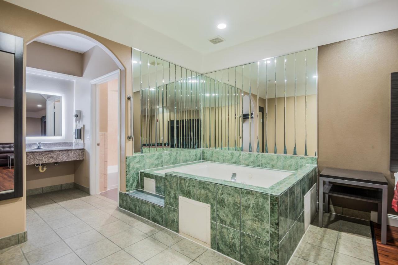 Scottish Inns & Suites Iah Airport-Beltway 8 앨딘 외부 사진